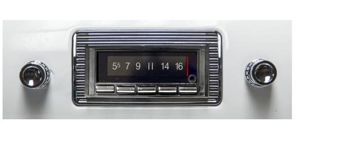 Custom Autosound 1947-1953 GMC Truck/Jimmy USA-740 Radio
